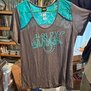 Harley-Davidson Women's Grey and Teal Lace Top💖